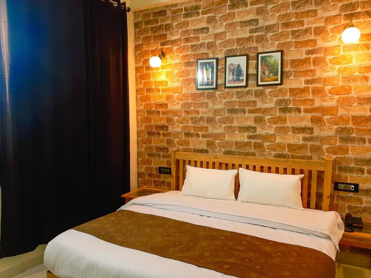 Hotel Oakland Landour Масурі Екстер'єр фото